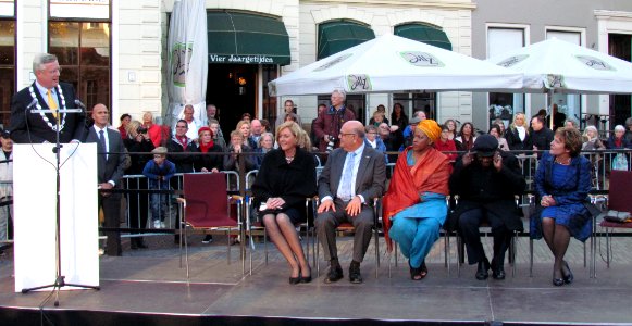Tutu meets Schweitzer (6)