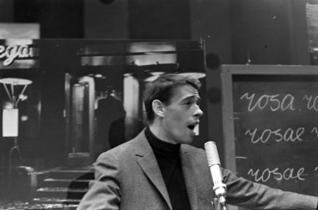 TV-uitzending Domino Jacques Brel tijdens de opname in Amsterdam, Marcanti, Bestanddeelnr 914-8395