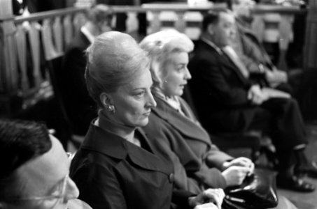 TV-rechtbank de Zaak van Veen , Wilhelmina Huisstede en haar zuster Dini KLaas, Bestanddeelnr 914-8302