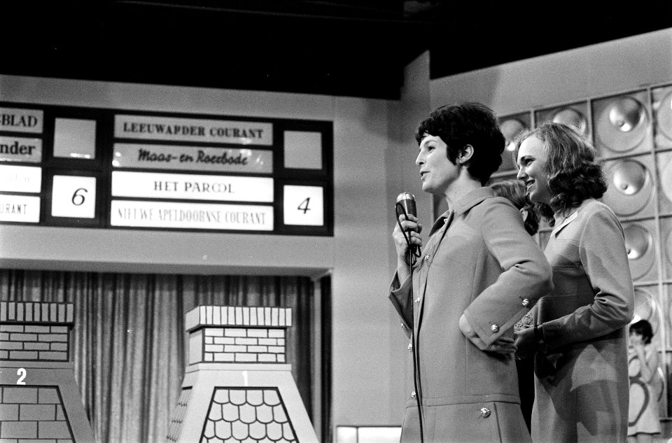 TV-programma Een van de Acht van Mies Bouwman . Nummers 2.3 M. Bouwman, Bestanddeelnr 923-0026
