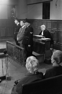 TV-rechtbank de Zaak van Veen , de beklaagde Arie van Veen, Bestanddeelnr 914-8305
