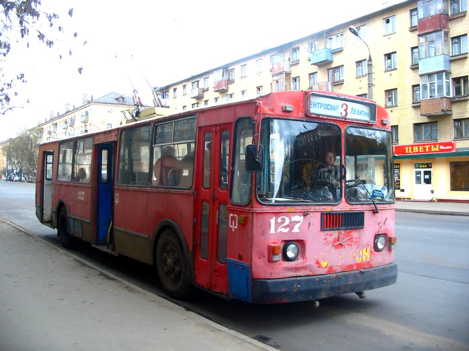 Tver trolleybus 127 20050501 497