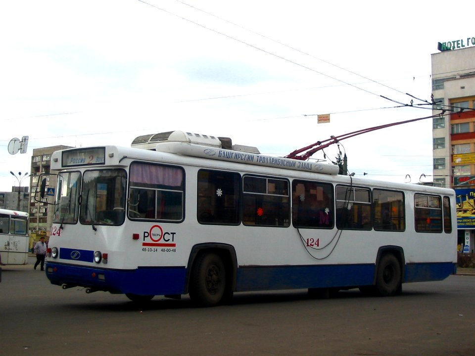 Tver trolleybus 124 20050501 507