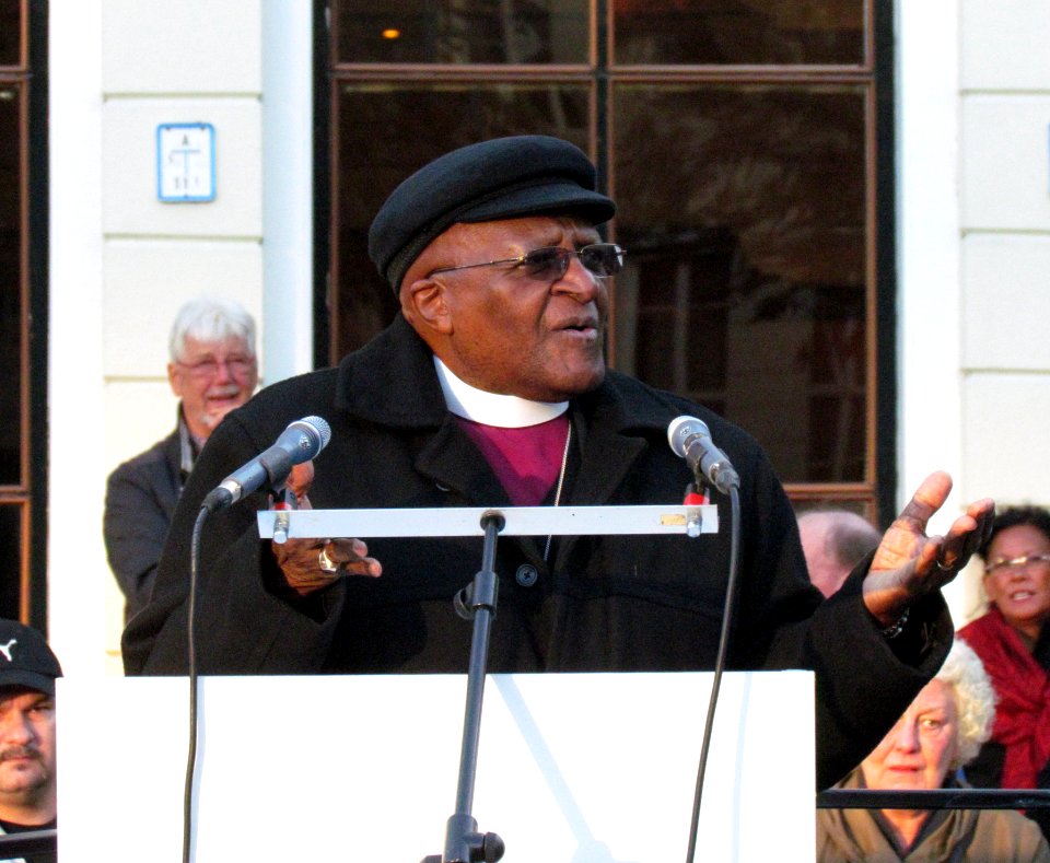 Tutu meets Schweitzer (7)
