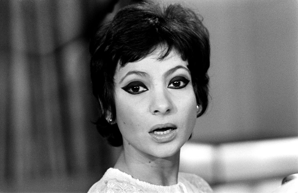 TV-programma Een van de Acht van Mies Bouwman . Esther Ofarim zingt, nummers 1, Bestanddeelnr 923-0024