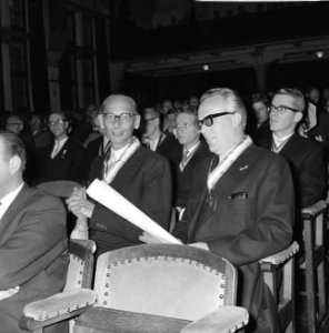 Twee benoemde ereleden, links pr. dr. H.R. Wijngaarden en pr. mr. P.J. Verdun, Bestanddeelnr 918-3178