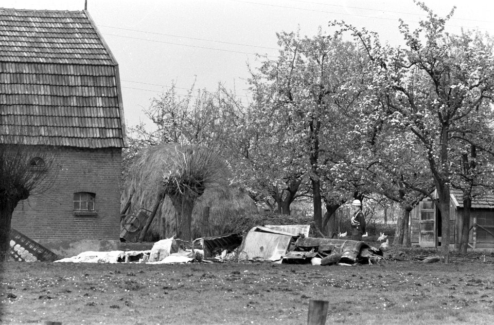 Twee Deense straaljagers in botsing boven Betuwe, Bestanddeelnr 912-3567