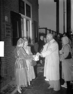 Twee en drielingen in actie bij de kankerbestrijding, Bestanddeelnr 904-1604