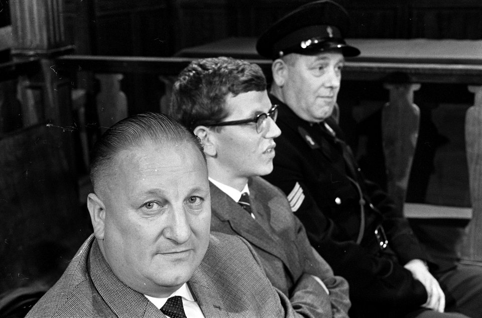 TV Rechtbank de zaak Jan van de Burg , de cafehouder, Bestanddeelnr 916-5247