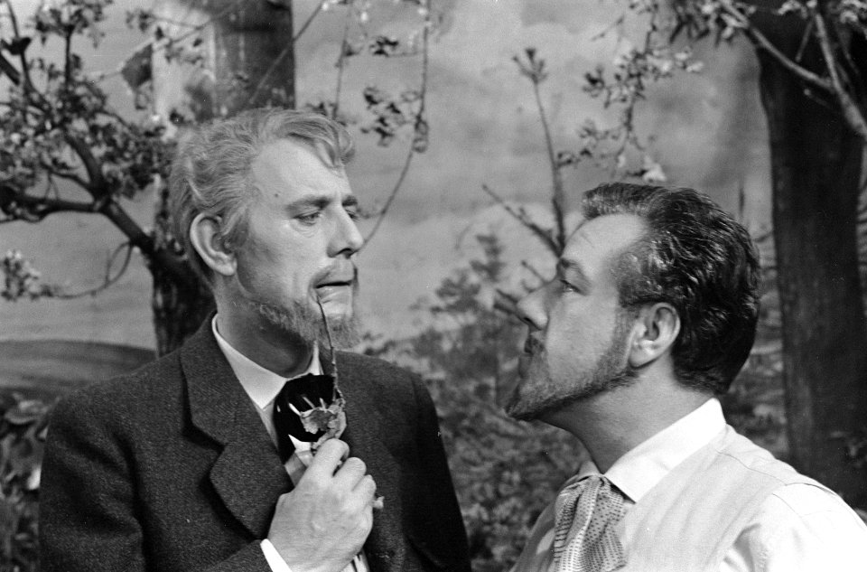 TV Oom Wanja . Ko van Dijk (Wanja) en H. B. van der Berg (Astrow), Bestanddeelnr 913-1023
