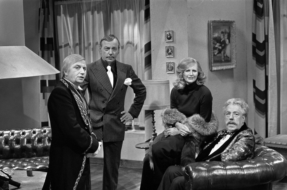 TV Citroentje met suiker van KRO v.l.n.r. Leen Jongewaard, Rijk de Gooyer, Ad, Bestanddeelnr 927-4704
