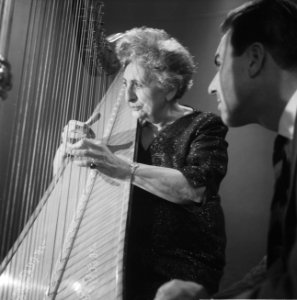 TV Muziekexpress Rosa Spier (Harp) en Willem O Duys, Bestanddeelnr 913-1521