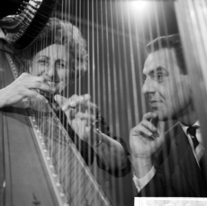 TV Muziekexpress Rosa Spier (Harp) en Willem O Duys, Bestanddeelnr 913-1518