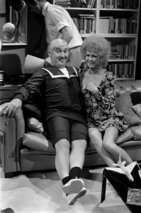 TV Mountie Show Piet Bambergen als kleine jongen in matrozenpak, Bestanddeelnr 923-8271