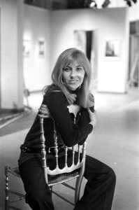 TV Willeke Alberti in Kort en Klein, Willeke Alberti , in scene, Bestanddeelnr 925-1501