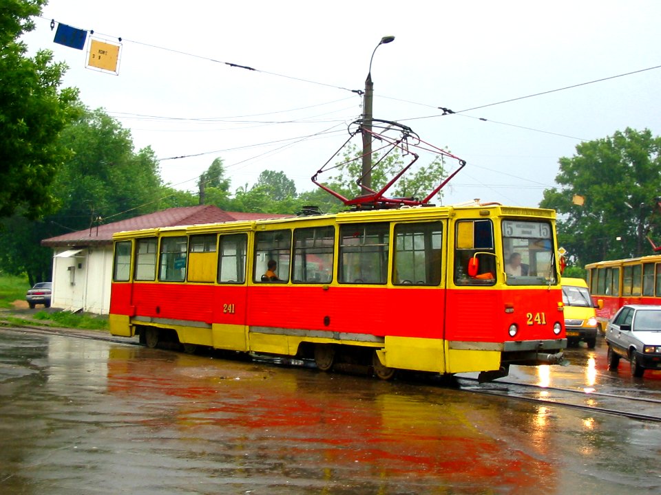 Tver tram 241 20050626 028