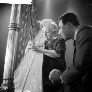 TV Muziekexpress Rosa Spier (Harp) en Willem O Duys, Bestanddeelnr 913-1529