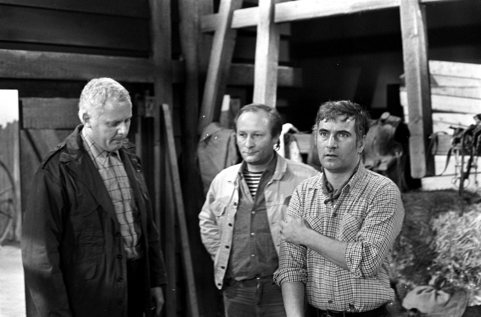 TV-opnamen van Mensen en muizen van John Steinbeck Vlnr Rudi Falkenhagen, C…, Bestanddeelnr 922-0493