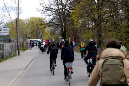 TVO stoppen bicycle demonstration back 2021-04-25 02