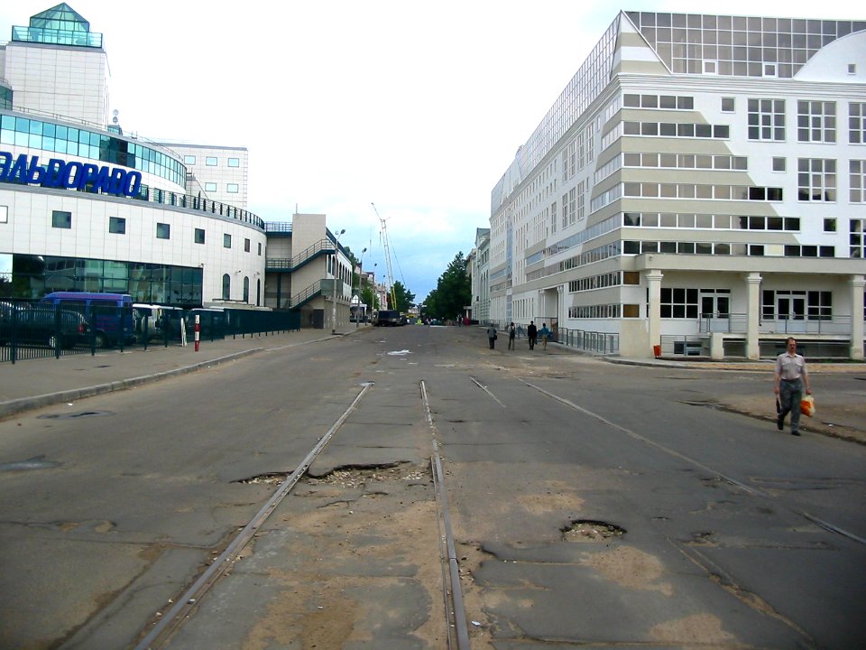 Tver Trehksvyatskaya ulitsa tram tracks 20050626 018