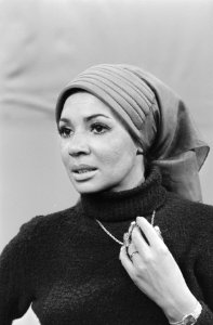 TV-opnamen van Engelse zangeres Shirley Bassey Shirley Bassey , kop, Bestanddeelnr 924-1645