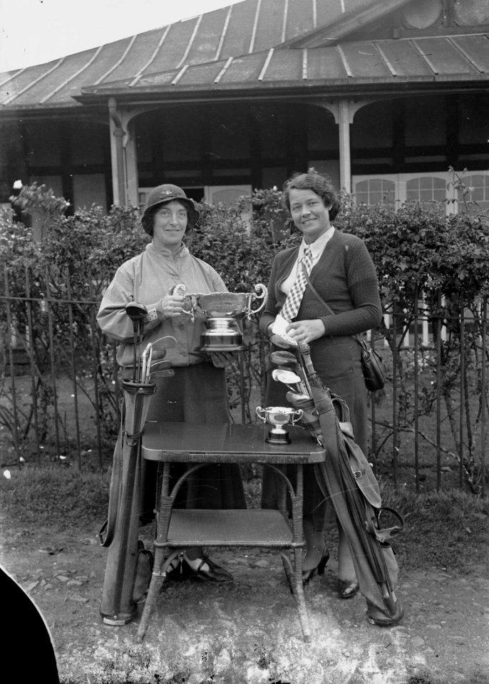 Two ladies, one holding the Llandrindod Wells Ladies Open Challenge Cup (1294020)