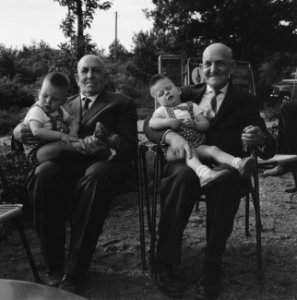 Tweeling-congres in Groesbeek, Eugene en Boudewijn, Bestanddeelnr 914-0105