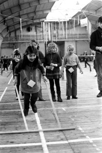 Twintigjarig bestaan Circus Elleboog . Speelmiddag voor kinderen uit clubhuizen , Bestanddeelnr 923-0888