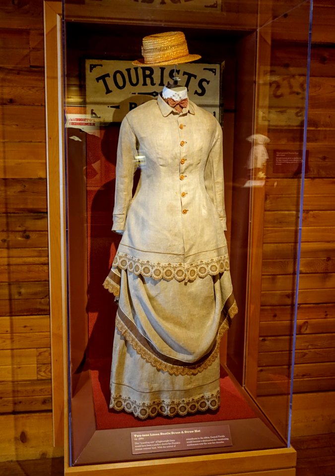 Two-tone linen bustle dress and straw hat, c. 1880 - Kennedy Space Center - Cape Canaveral, Florida - DSC02545