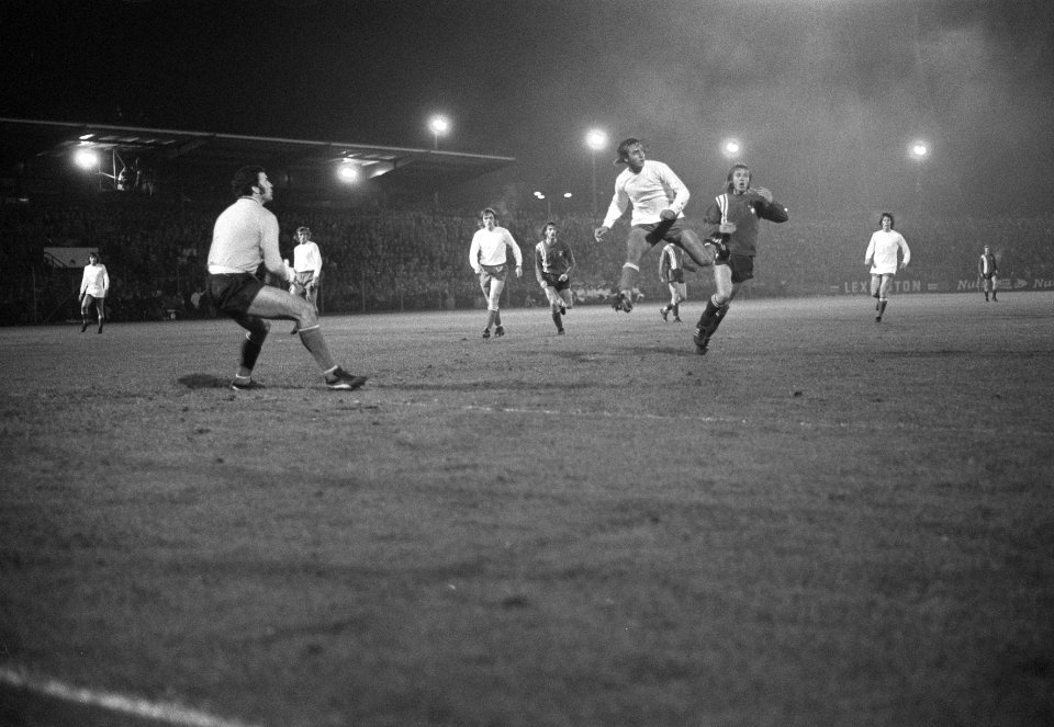 Twente tegen Ajax 0-1, spelmoment, Bestanddeelnr 925-9666