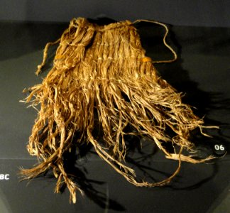 Twined apron, 1500 BC - 500 AD, Sega at Sosa Canyon, Arizona, yucca - Natural History Museum of Utah - DSC07344
