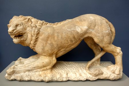 Two Lions, 2 of 2, Greek, c. 300 BC, marble - Wadsworth Atheneum - Hartford, CT - DSC05062