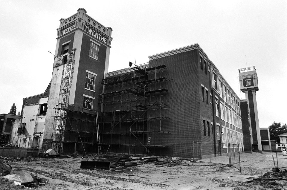 Twenthe Centrum , hergebruik gebouw voormalige Stoomspinnerij Twenthe in Almelo, Bestanddeelnr 933-1117