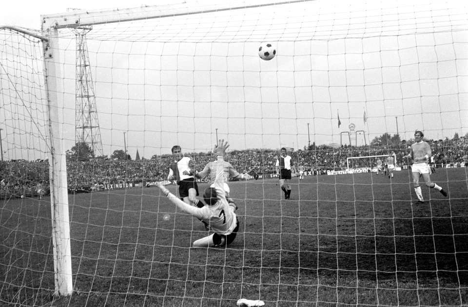 Twente tegen Feijenoord 0-1. Feijenoord kampioen van Nederland in Eredivisie, Ov, Bestanddeelnr 922-4604