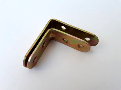 Two angle brackets - 4 and 5 cm