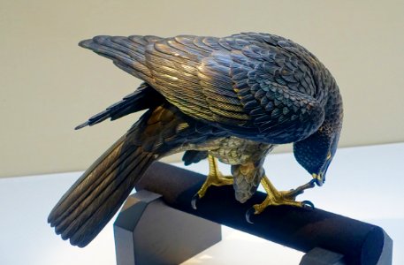 Twelve Hawks by Suzuki Chokichi, 1893, bronze, lacquer, casting, gilding, and inlay - DSC04878