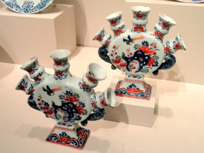 Two Flower Vases, early 18th century, Delft, Netherlands, tin-glazed earthenware - Art Institute of Chicago - DSC09988