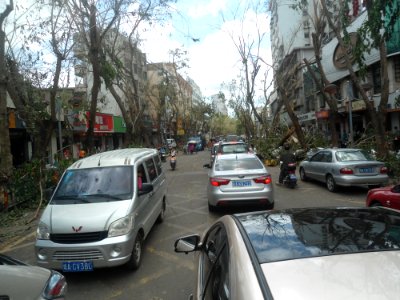 Typhoon Rammasun (2014) in Haikou - Jiefang Road east - 02