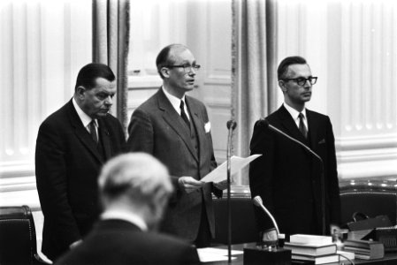 Tweede Kamer lonen en prijzendebat herdenking i.v.m. overlijden president De Gau, Bestanddeelnr 924-0018