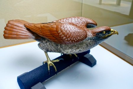 Twelve Hawks by Suzuki Chokichi, 1893, bronze, lacquer, casting, gilding, and inlay - DSC04872