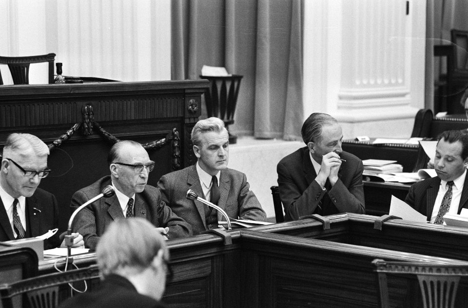 Tweede Kamer Openbare commissievergadering over Oost-Groningen, Bestanddeelnr 924-1854