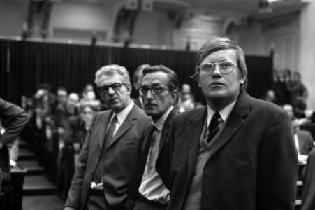Tweede Kamer nr. 11, 12 v.l.n.r. M. Bakker , Joekes, Wiegel, nr. 13, 14 v.l.n., Bestanddeelnr 925-3722