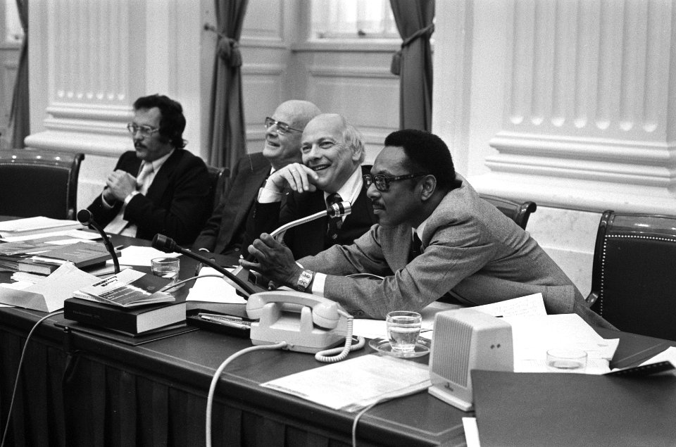 Tweede Kamer onafhankelijkheid Suriname vlnr minister De Gaay Fortman , p, Bestanddeelnr 928-2209