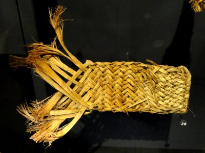 Twill-plaited sandal, 1250-1300 AD, Kayenta Anasazi, Mummy Cave II, Arizona, yucca leaves - Natural History Museum of Utah - DSC07326