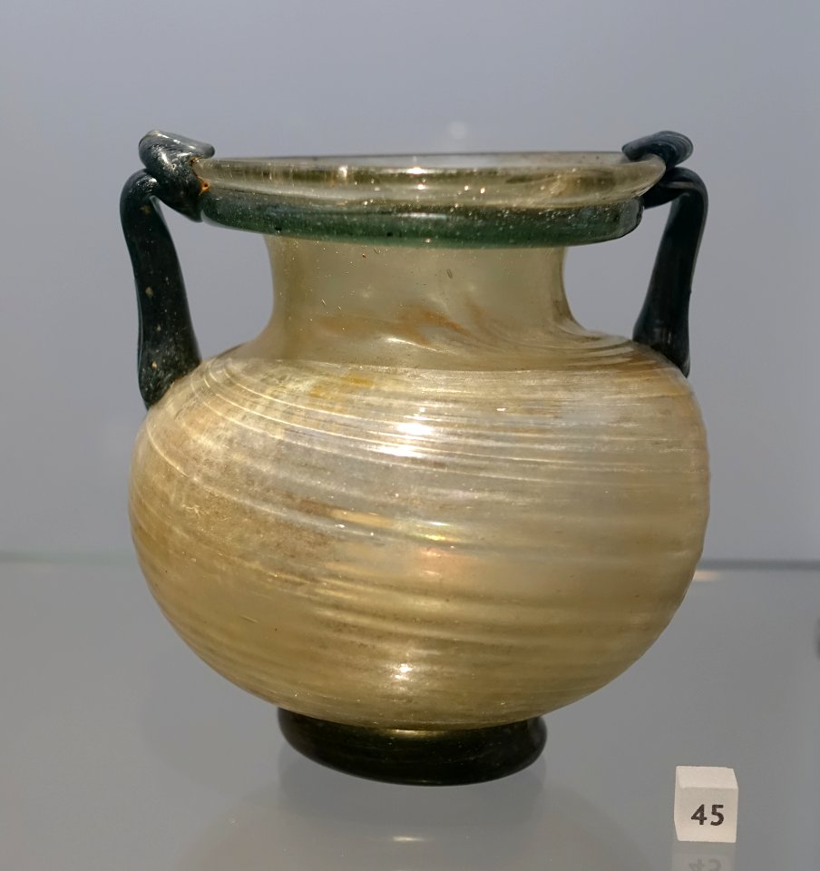 Two-handled vessel, Syria, probably 4th century AD, glass - Landesmuseum Württemberg - Stuttgart, Germany - DSC03350