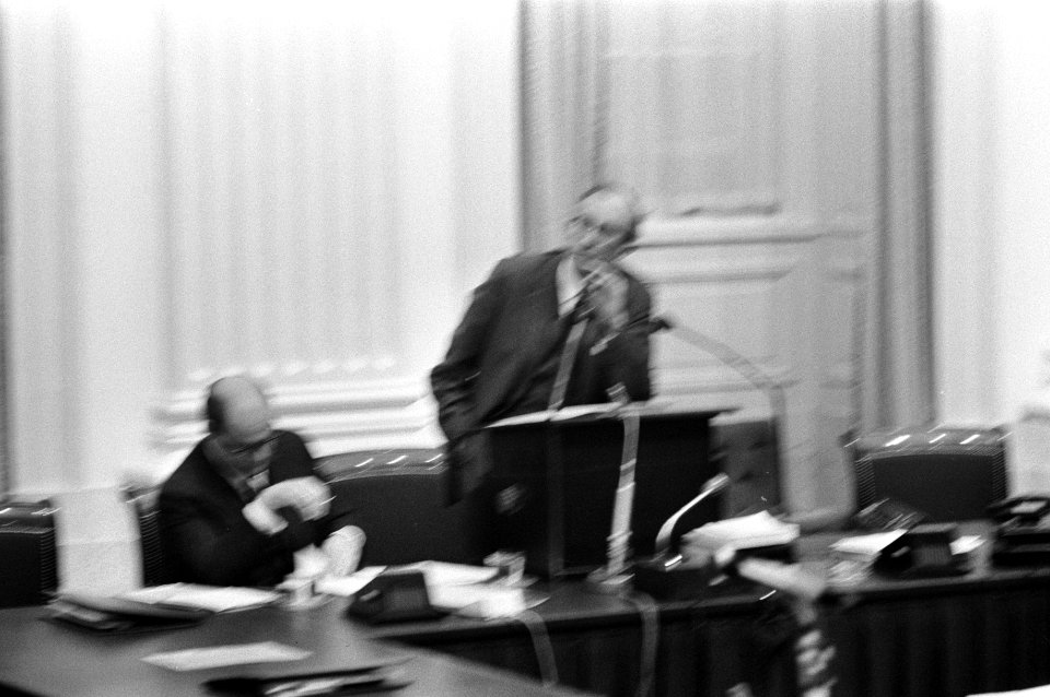 Tweede Kamer behandelt begroting van financien. Minister Witteveen aan het woord, Bestanddeelnr 922-9864