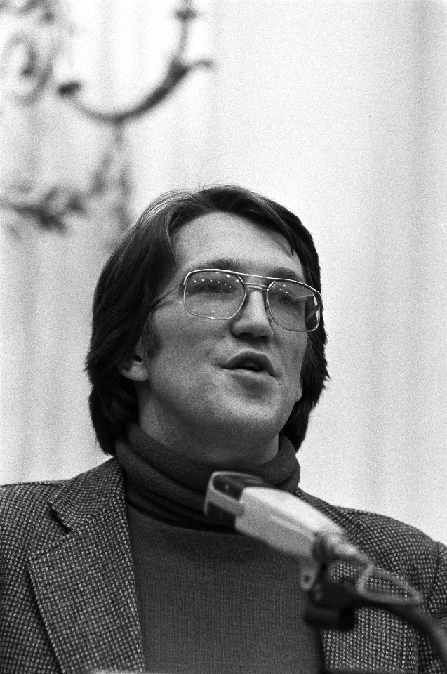 Tweede Kamer loondebat nr 14 , 15 Hans Kombrink (PvdA), kop, Bestanddeelnr 930-7365
