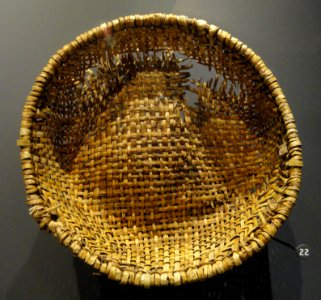 Twill-plaited ring basket, 900-1400 AD, Kayenta Anasazi, Twin Cave House, Arizona, yucca leaves - Natural History Museum of Utah - DSC07308