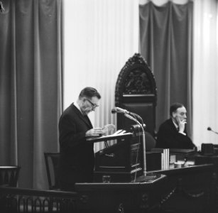 Tweede Kamer loondebat en Sociale Zaken , de heer Suurhoff (PvdA), Bestanddeelnr 917-2434