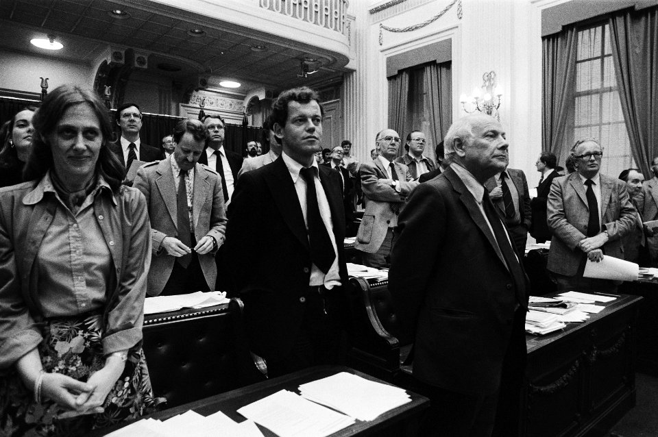 Tweede Kamer olieboycot Zuid Afrika oppositieleider den Uyl (rechts) s nacht, Bestanddeelnr 930-8996